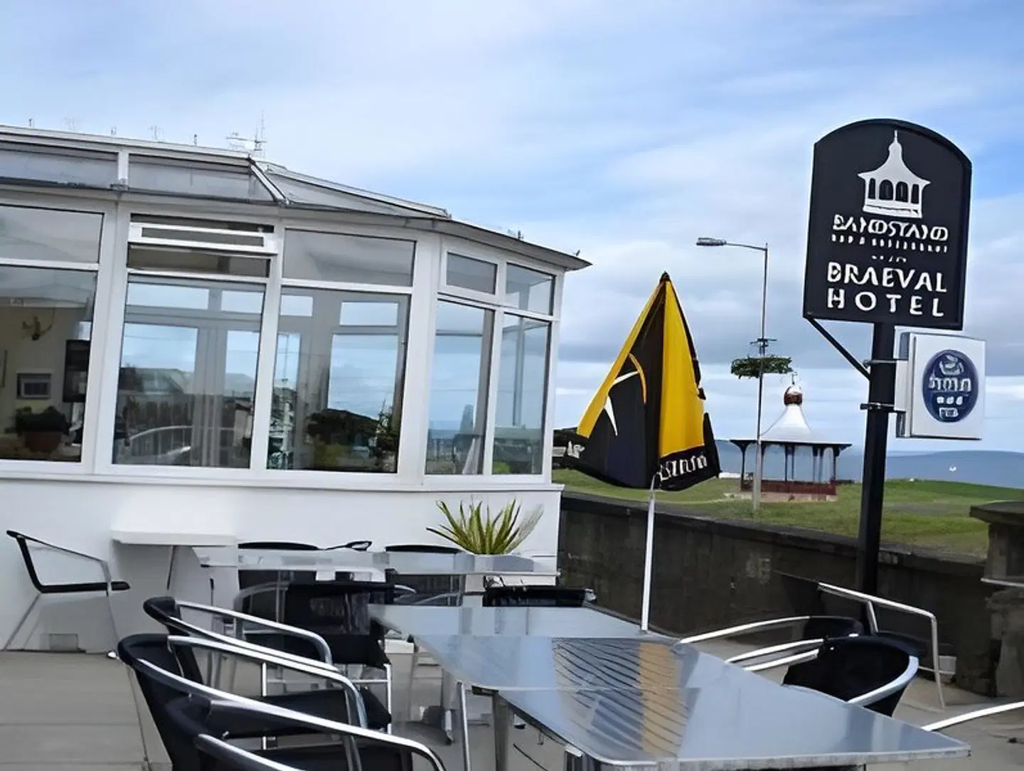 Braeval Hotel Terrasse