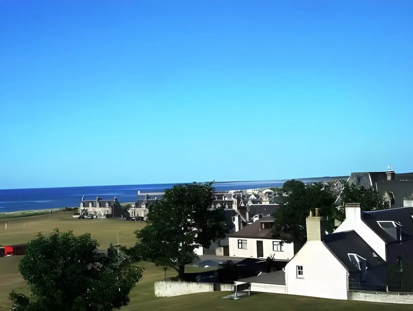 Braeval Hotel LANDSCAPE