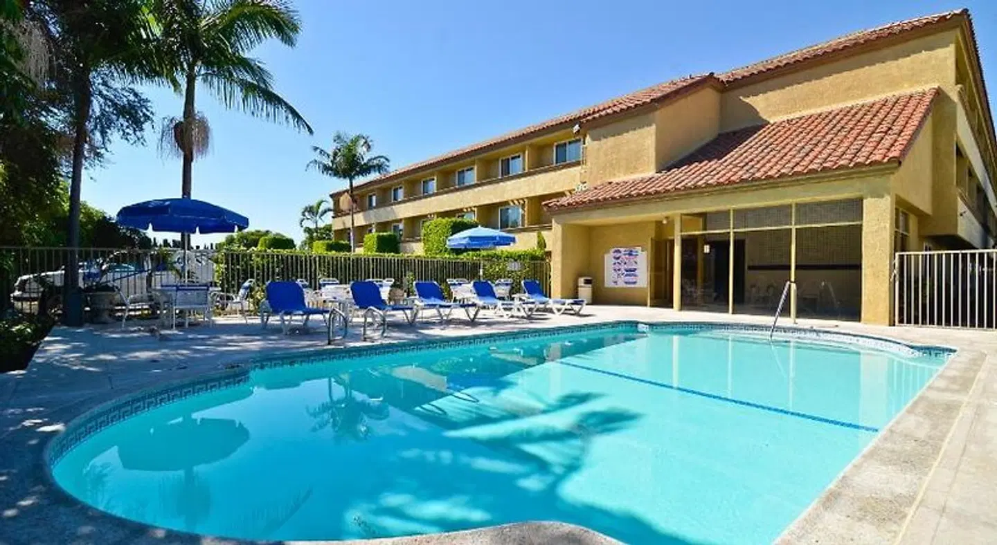 Best Western PLUS Newport/Costa Mesa OUTDOOR_POOL