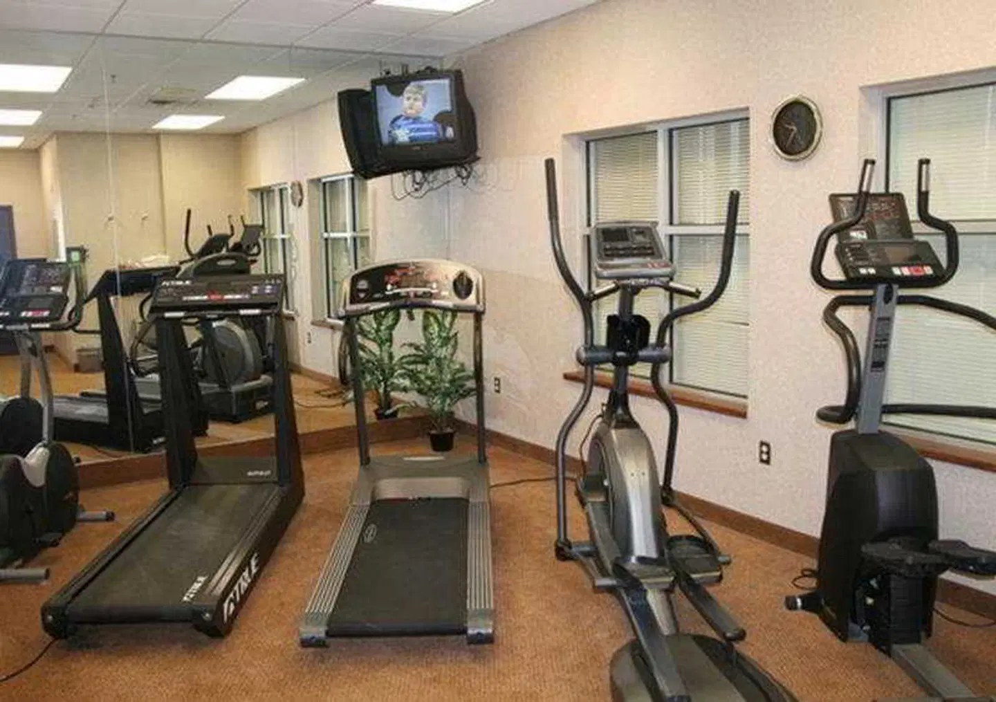Humphry Inn and Suites SPORTS_AND_LEISURE