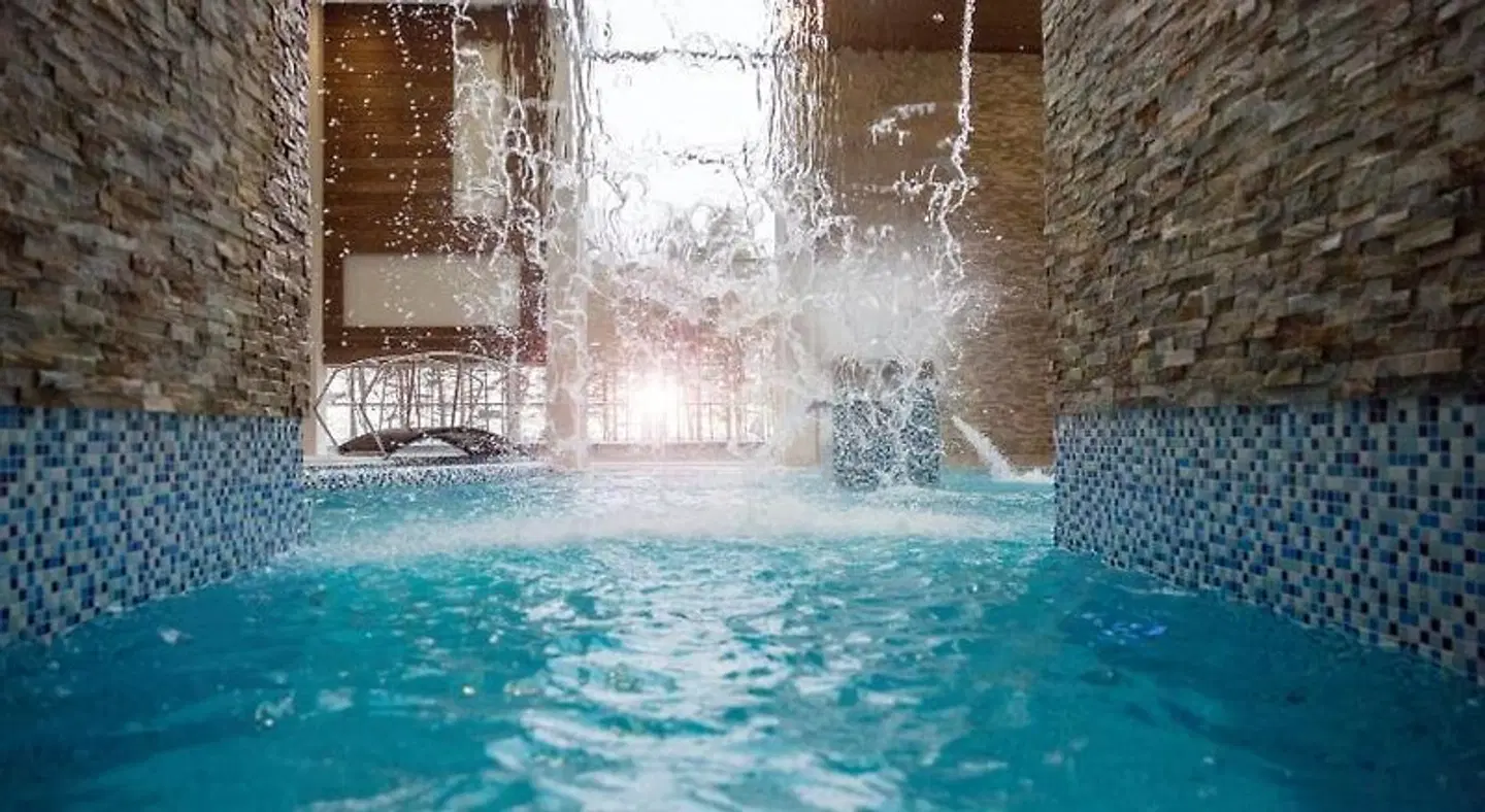 Noorus Spa Hotel Hallenbad