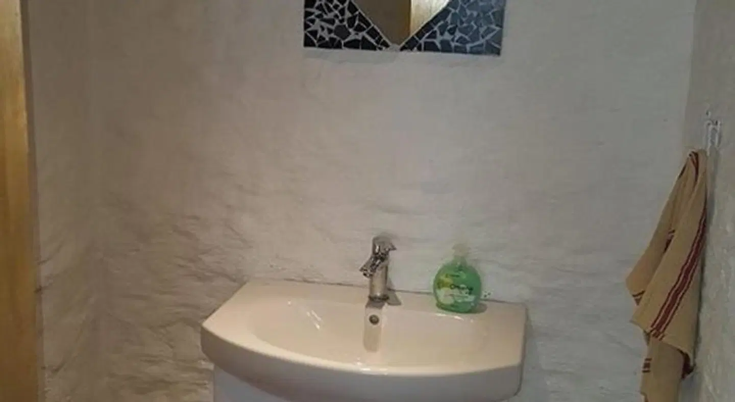 Jarva Jahindusklubi HOSTEL Badezimmer