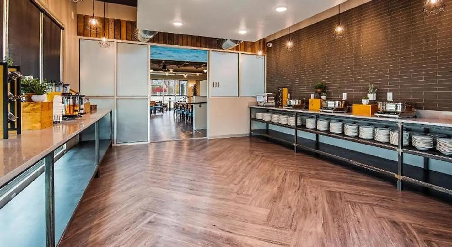 Best Western Premier Ankeny Hotel Bar