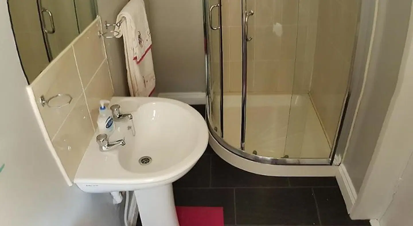 Farnham House Badezimmer