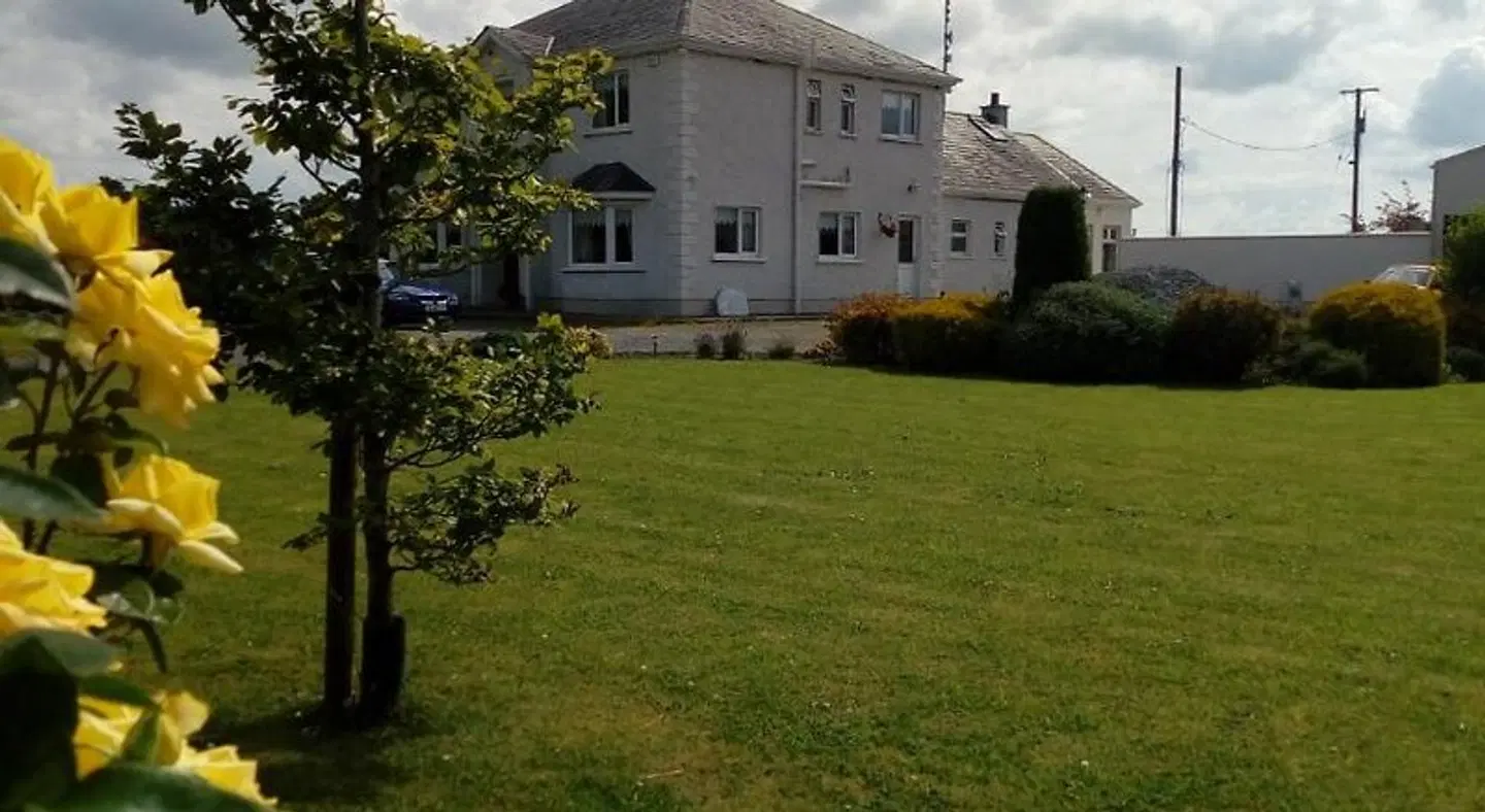 Inny River Lodge EXTERIOR