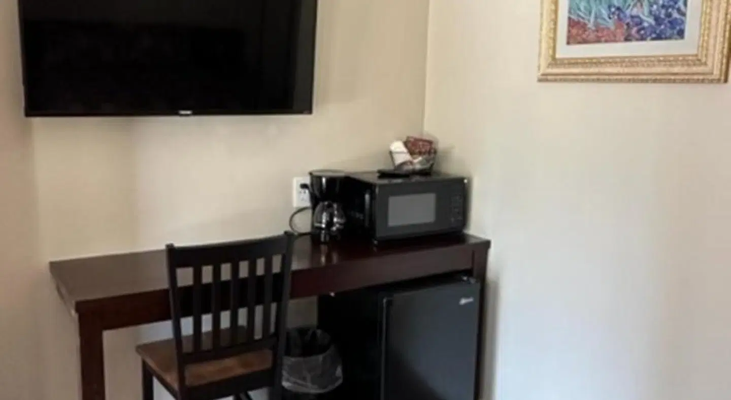 Crater Lake Gateway - Hwy 140 ROOM_EXAMPLE