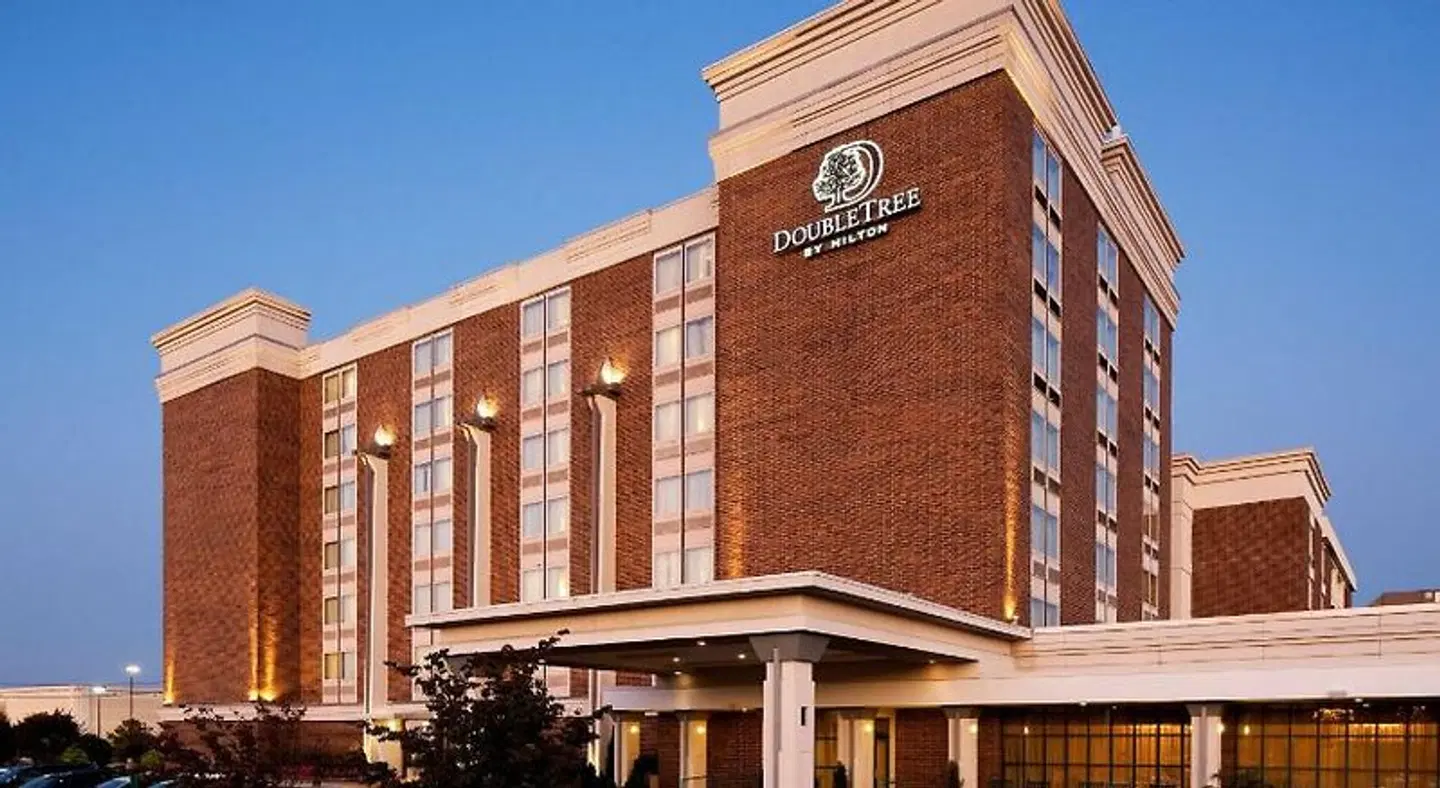 DoubleTree by Hilton Hotel Wilmington EXTERIOR