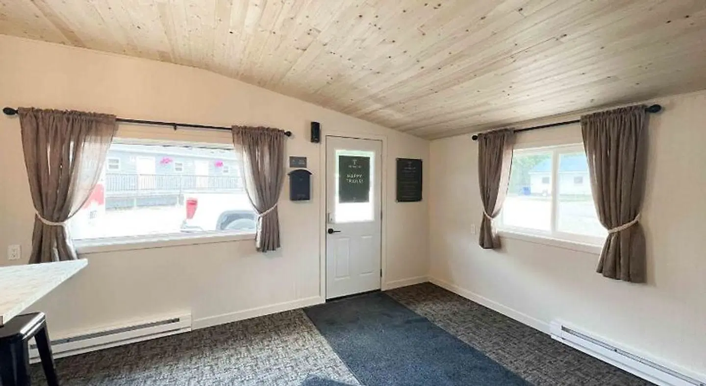 The Trail Inn - Melita, Manitoba - HWY 83/ HWY 3 ROOM_EXAMPLE