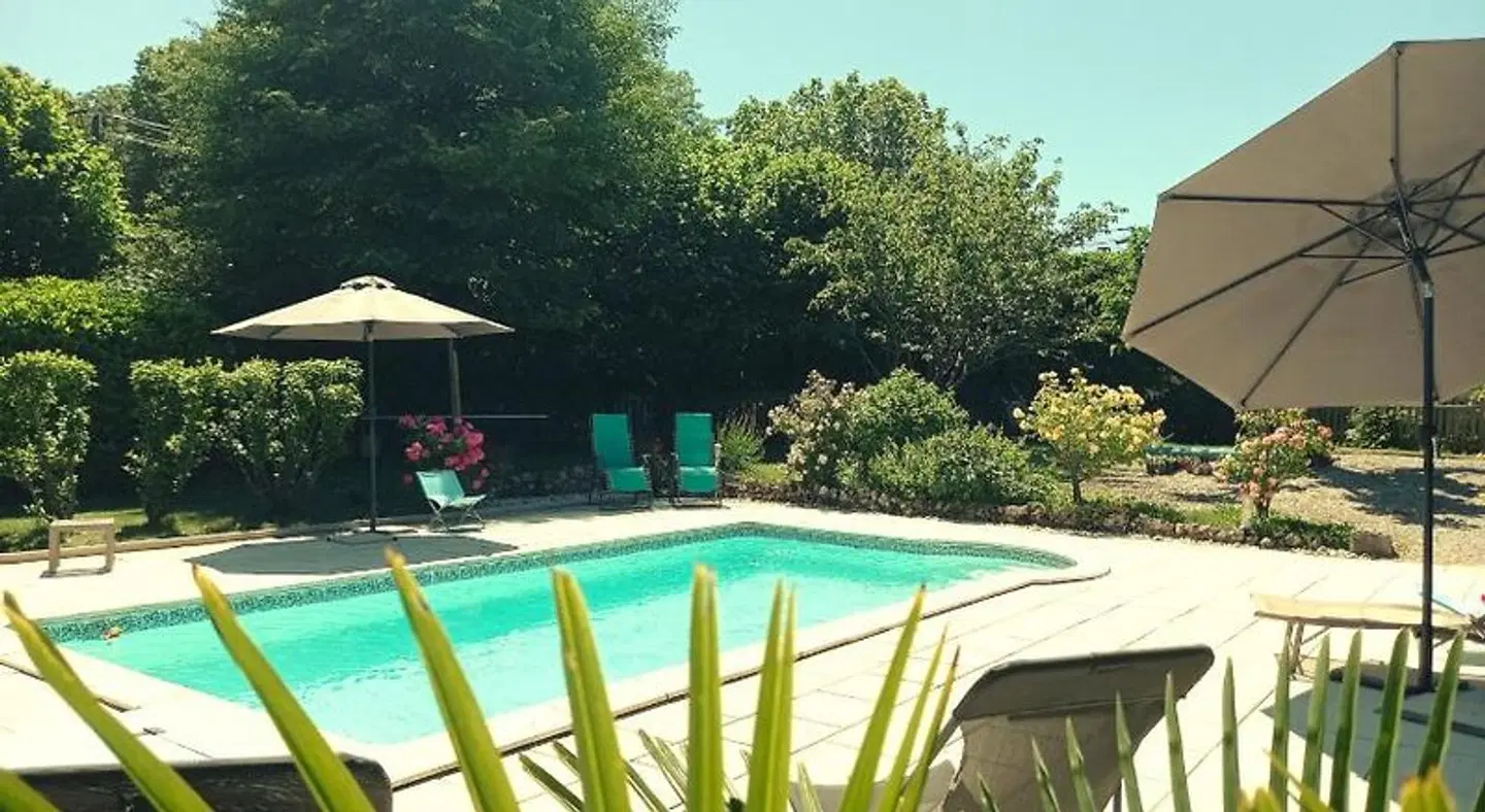 Gîte - Au pays de Jacquou OUTDOOR_POOL