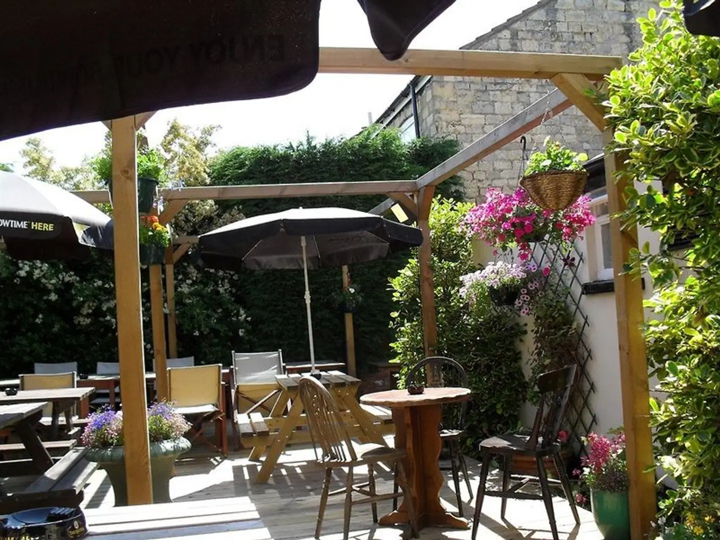 Queen In The West - Inn Terrasse