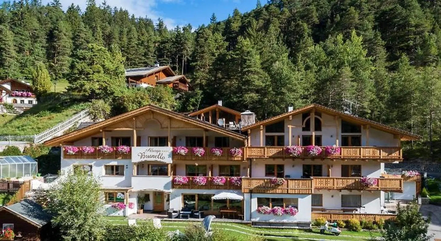 Albergo Brunello EXTERIOR