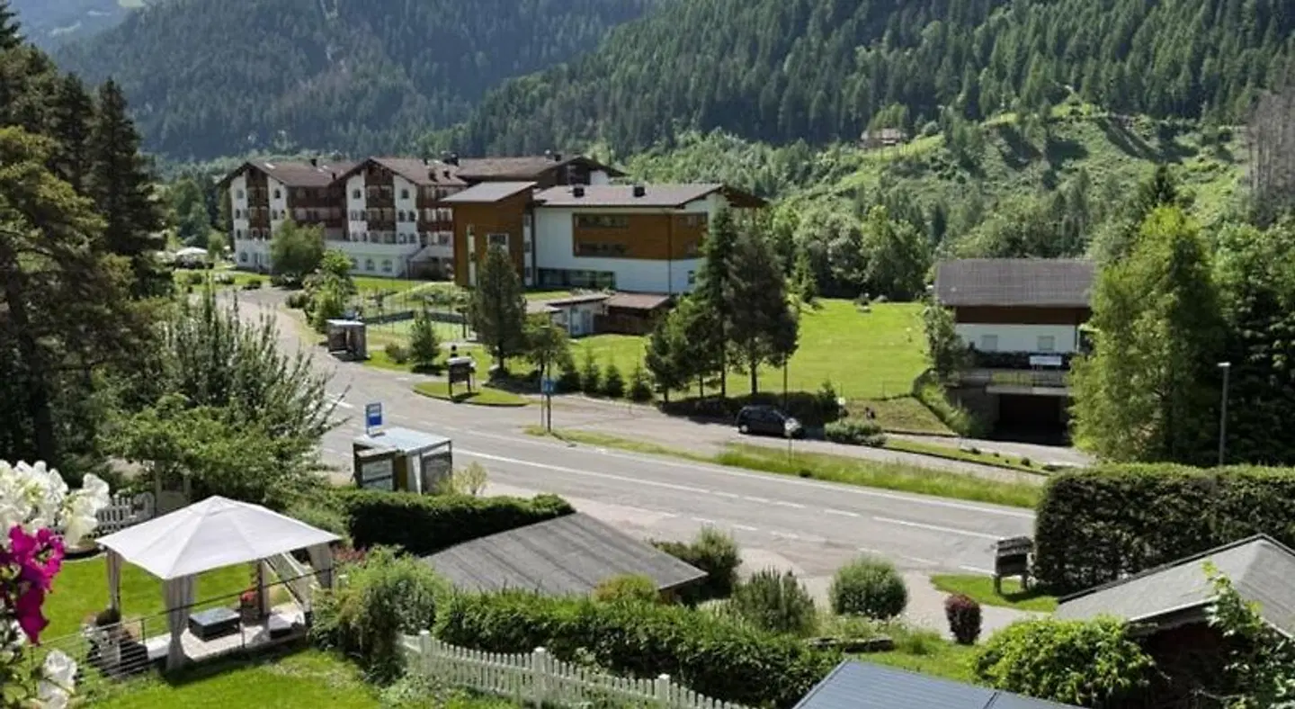 Albergo Brunello EXTERIOR