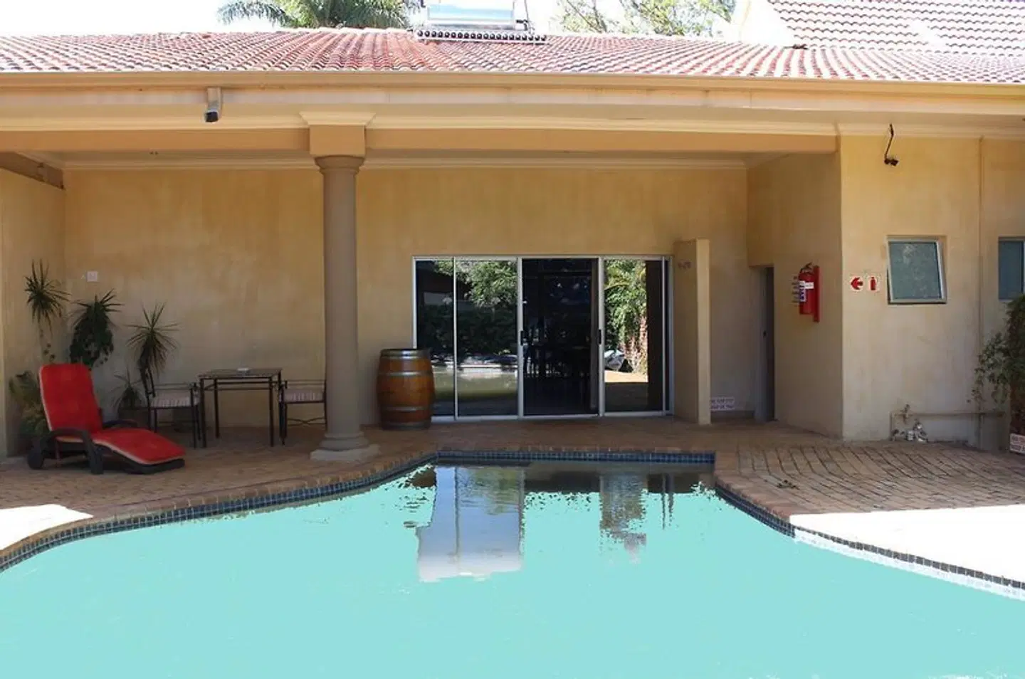 Ya Rena Guest House Hallenbad