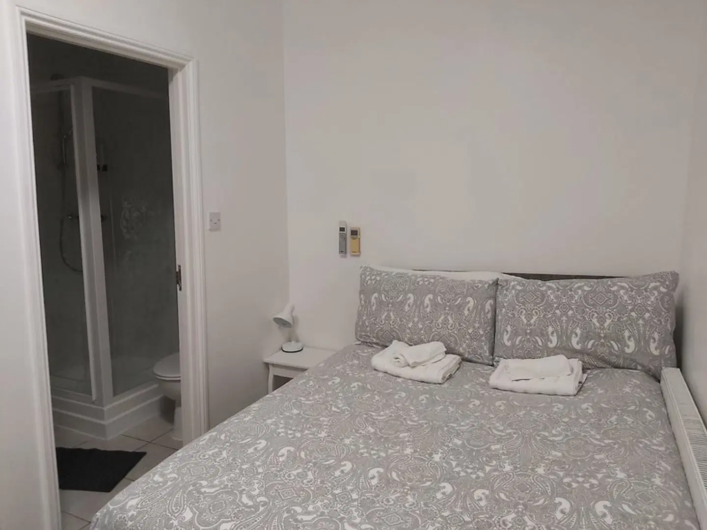 Abbey Point Cafe and B&B Badezimmer