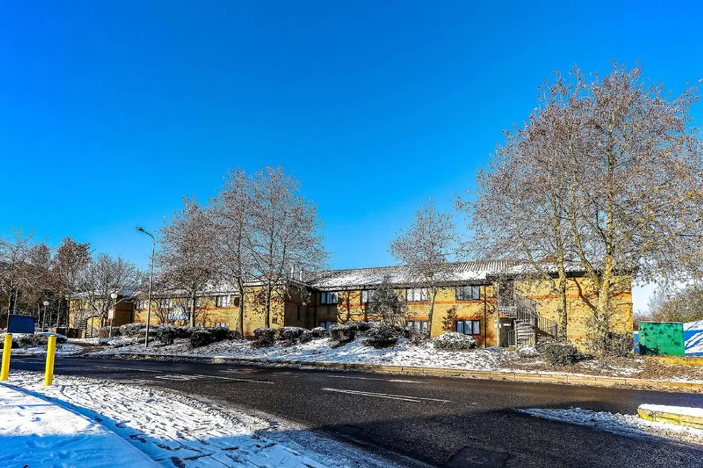 Days Inn by Wyndham London Stansted Airport OUTDOOR_POOL