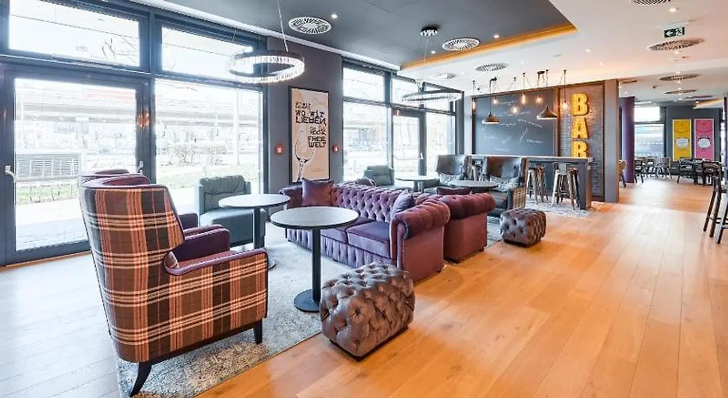 Premier Inn Saarbrücken City Congresshalle Hotel LOUNGE_LOBBY