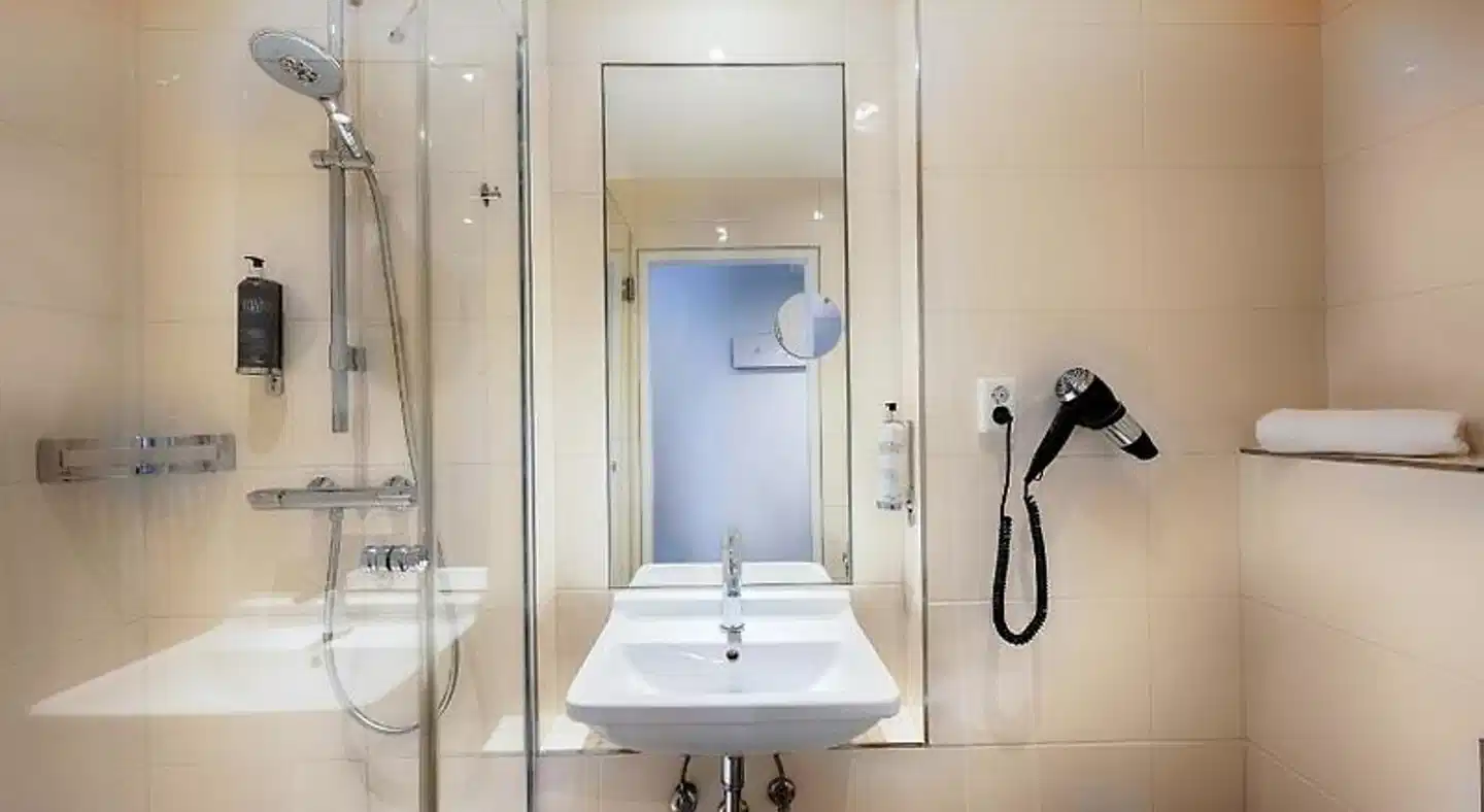 Premier Inn Stuttgart Bad Cannstatt Badezimmer