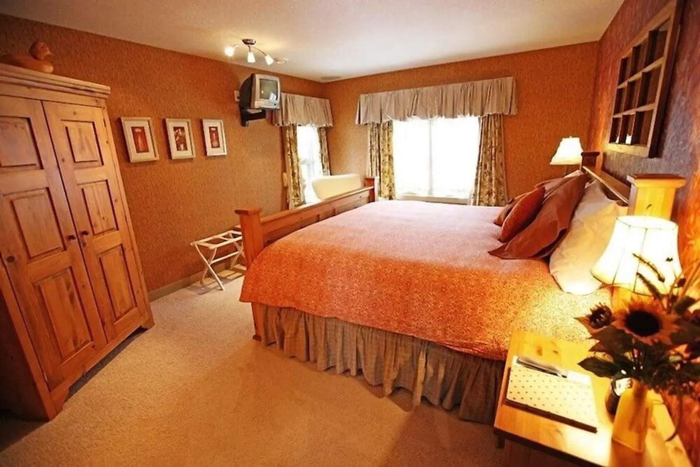 Buffaloberry Bed & Breakfast ROOM_EXAMPLE
