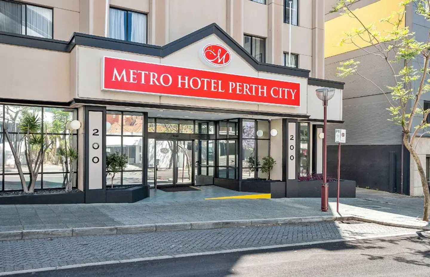 Metro Hotel Perth City EXTERIOR