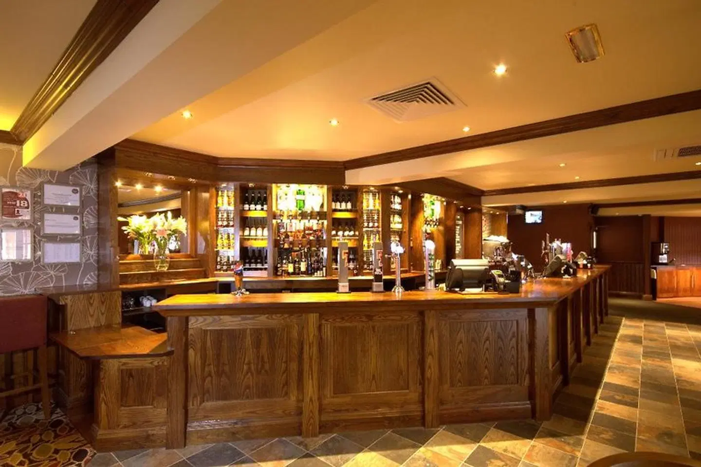 Premier Inn Dumbarton/Loch Lomond Bar