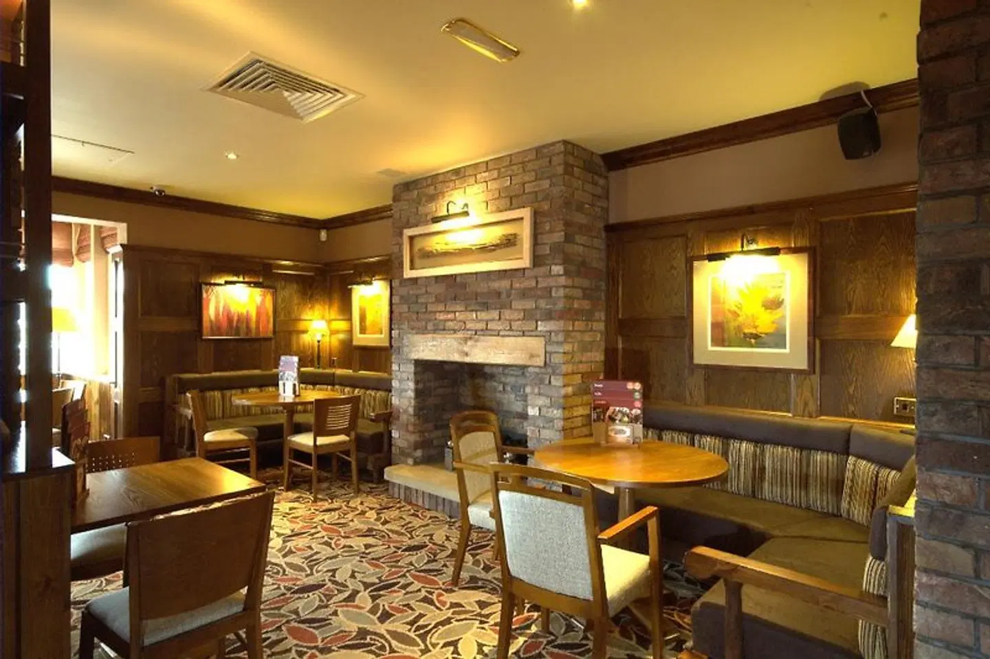 Premier Inn Dumbarton/Loch Lomond Bar