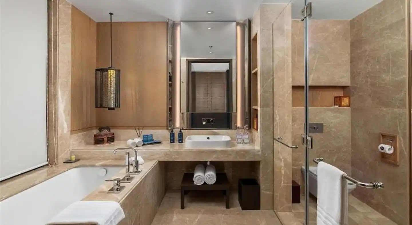 Radisson Blu Bali Uluwatu Badezimmer