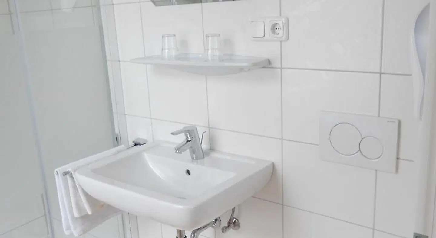 Wilder Mann Badezimmer