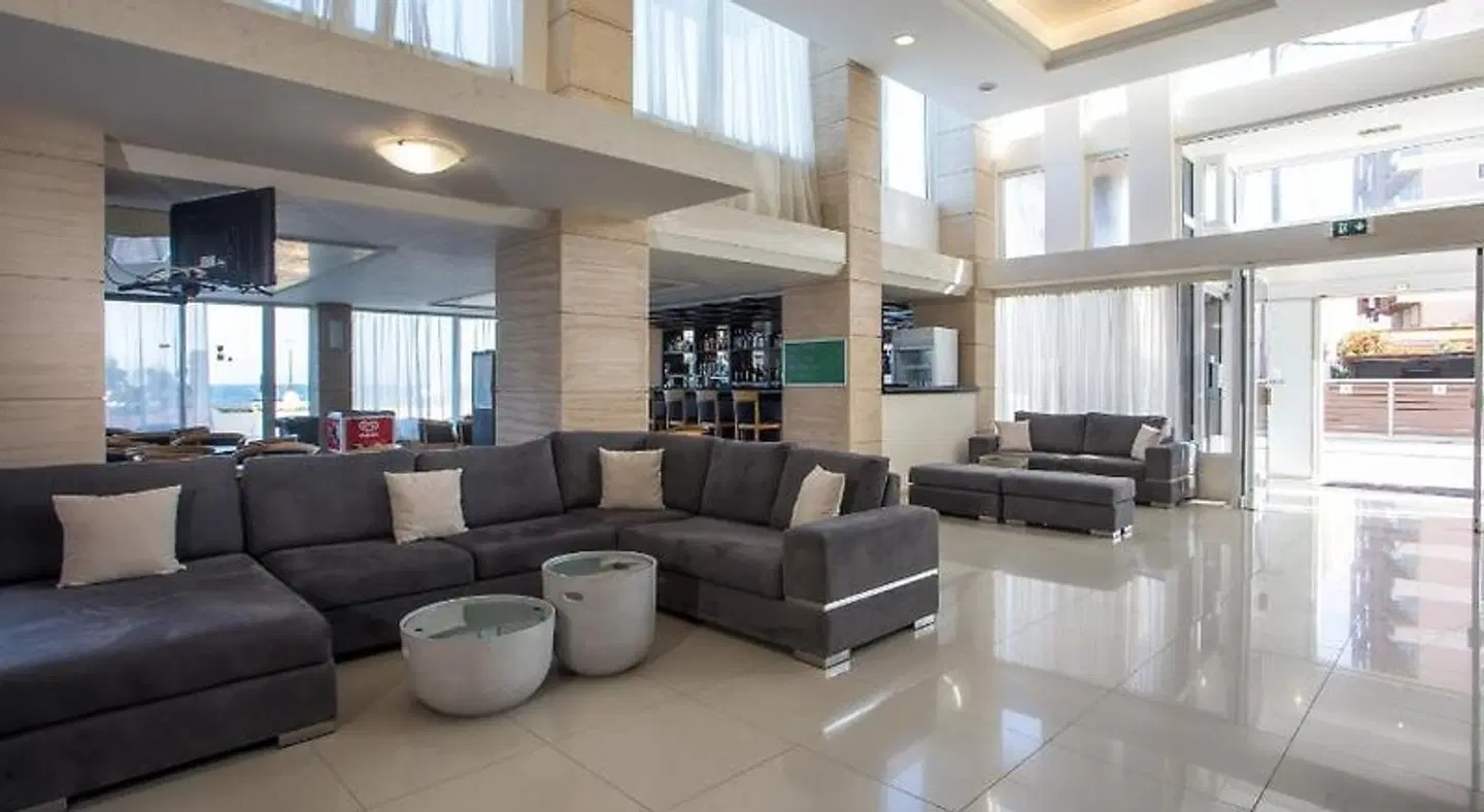 Riviera LOUNGE_LOBBY