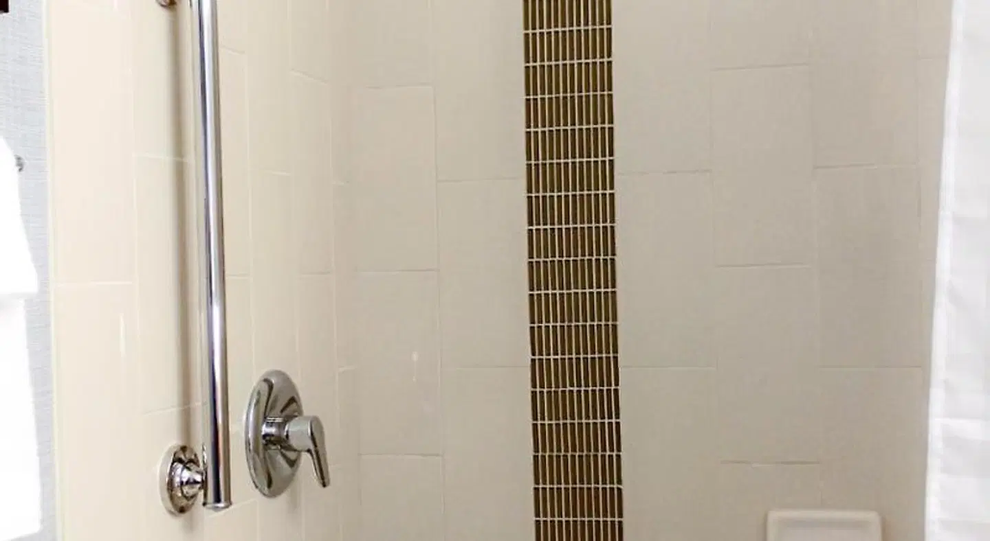 Hyatt Place Chicago-South/University Medical Center Badezimmer