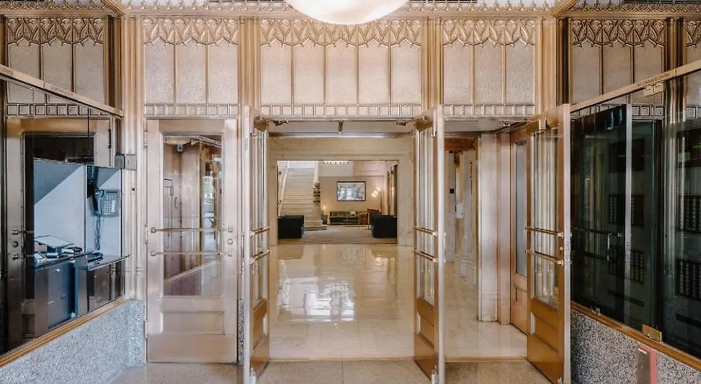 River Hotel ROOM_EXAMPLE