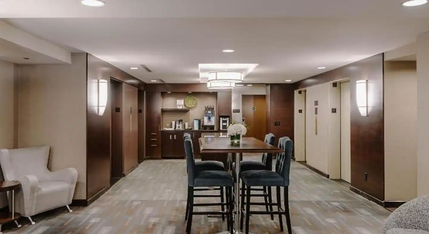 River Hotel Bar