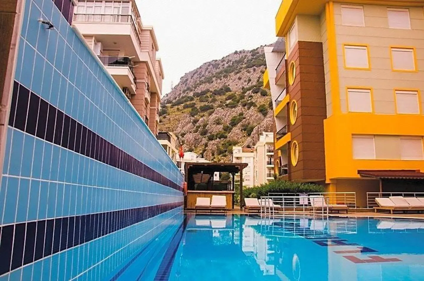 Flamingo Residence OUTDOOR_POOL
