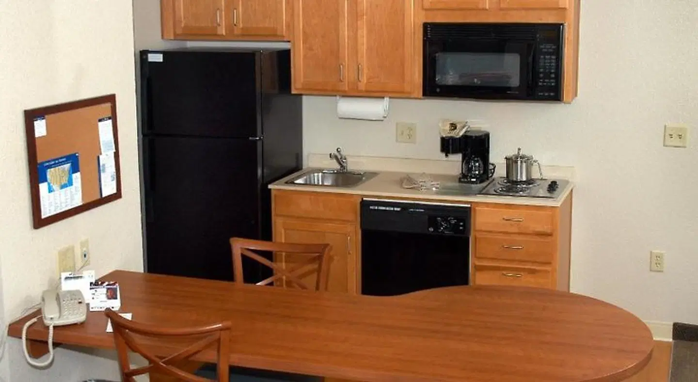 Candlewood Suites Medford by IHG ROOM_EXAMPLE