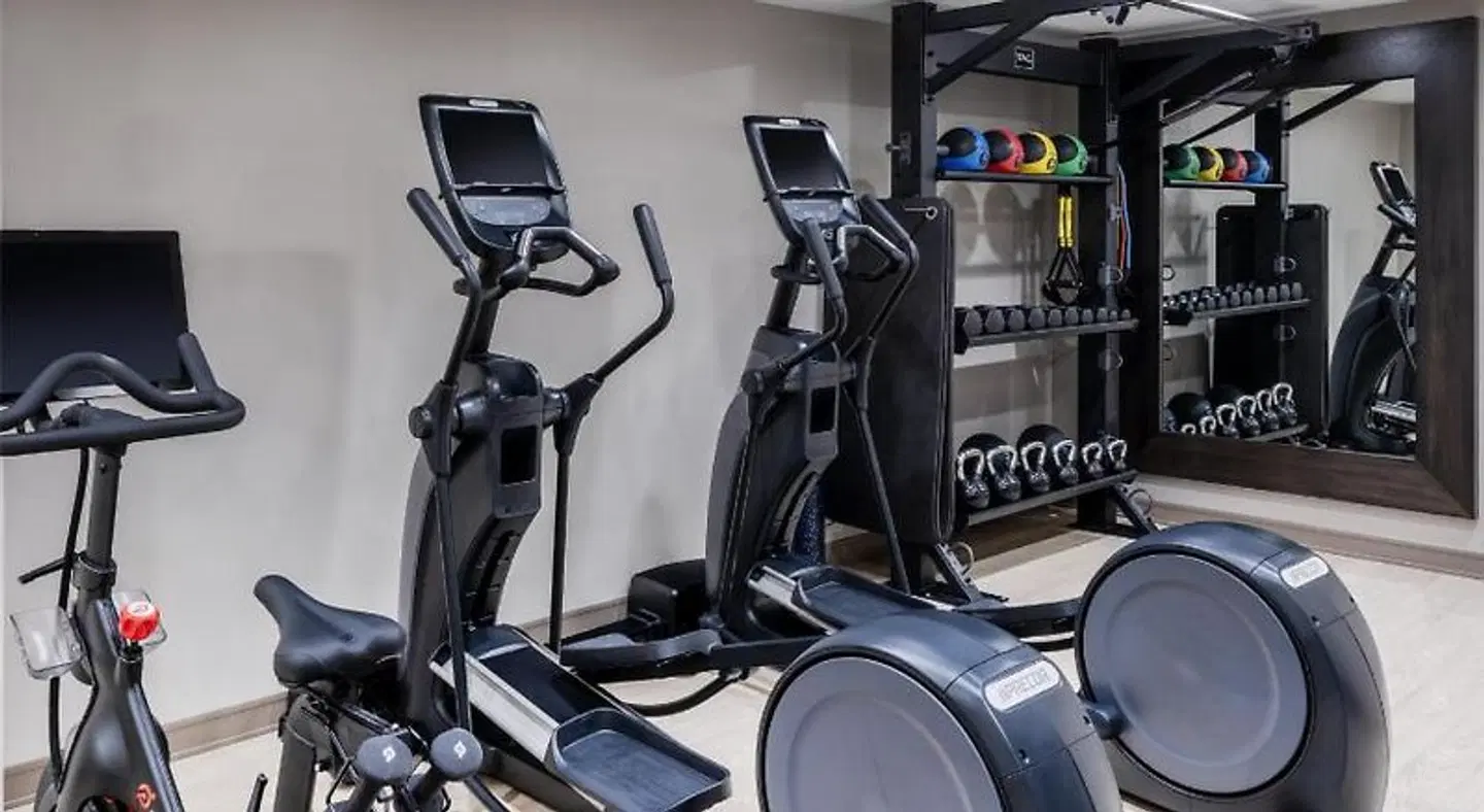 DoubleTree Suites by Hilton Charlotte/SouthPark SPORTS_AND_LEISURE