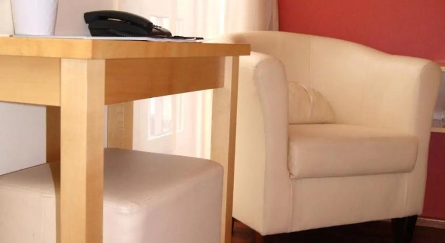 Town Hotel ROOM_EXAMPLE