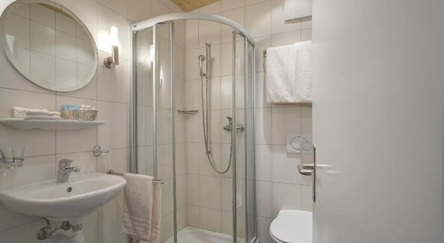 Weißes Rössli Badezimmer