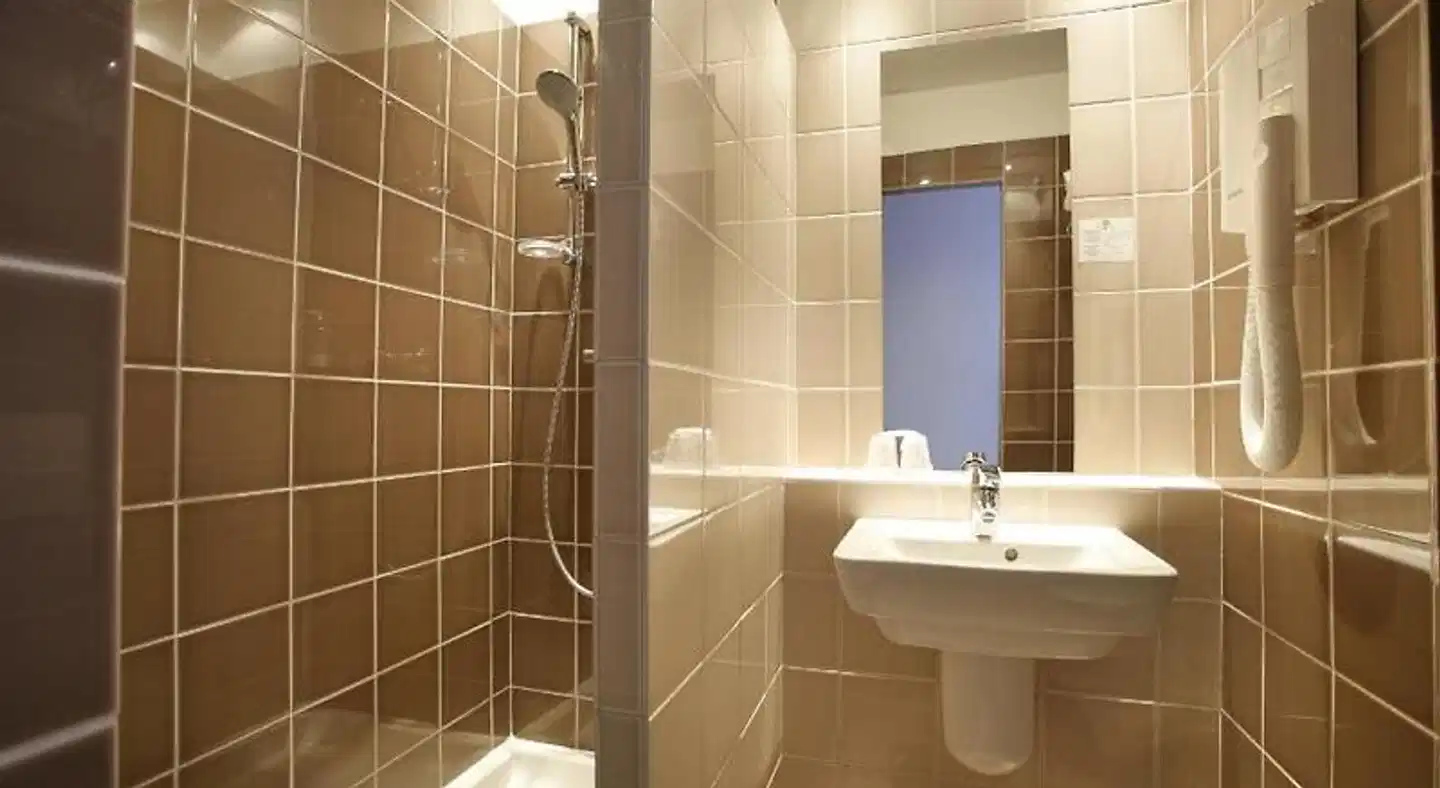 Libertel Montmartre Duperré Badezimmer