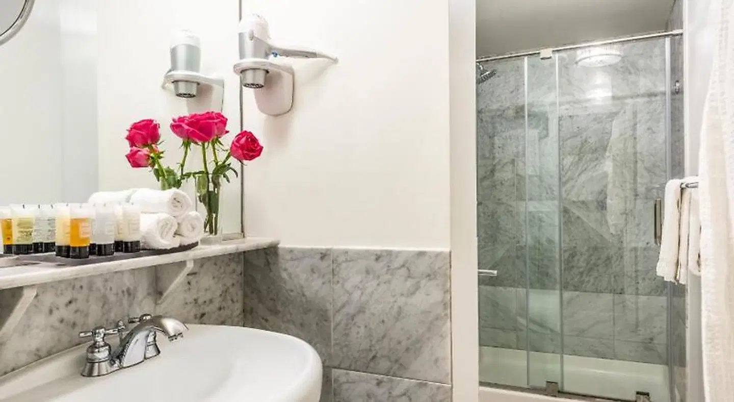 Warwick Allerton Hotel Chicago Badezimmer