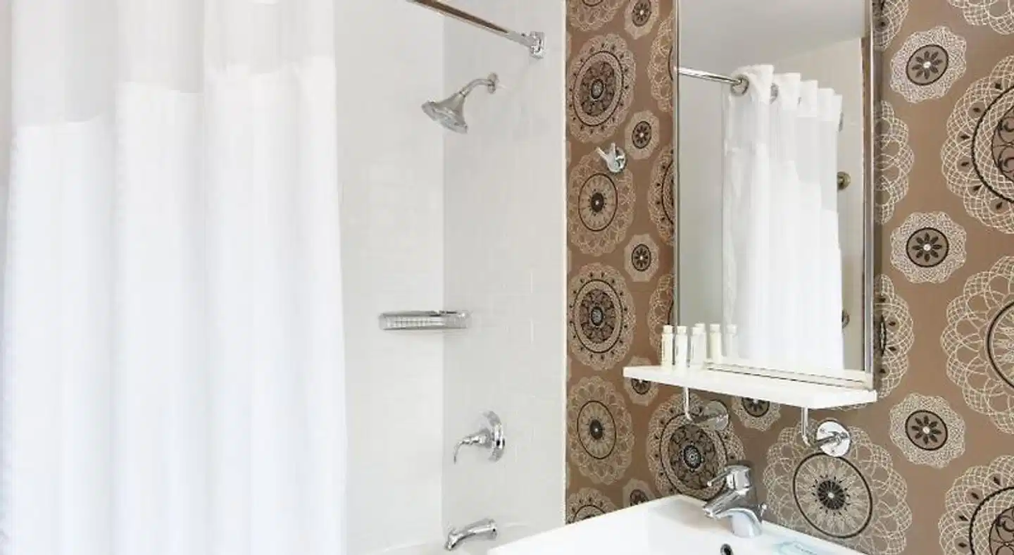 Cass - A Holiday Inn Express at Magnificent Mile Badezimmer