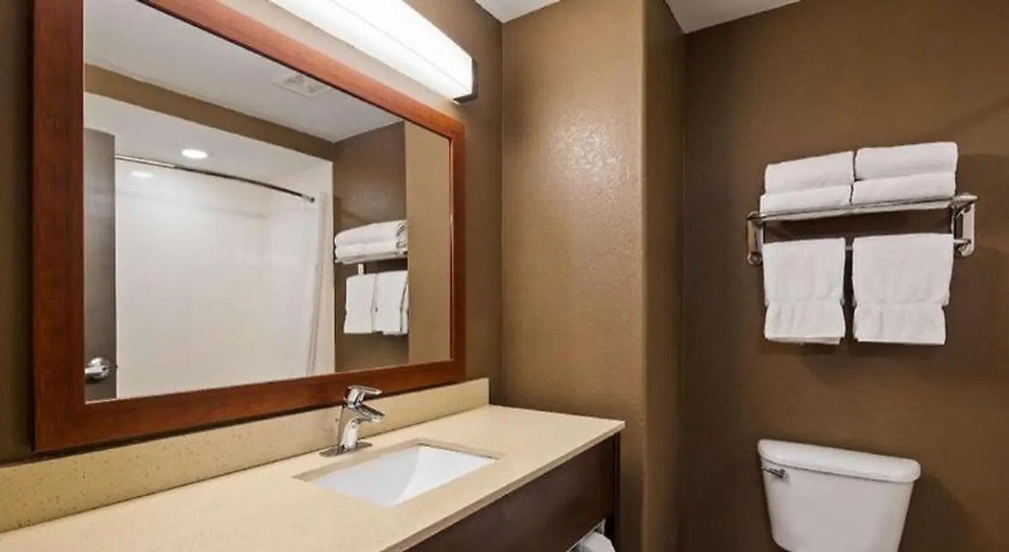 Best Western Northwest Corpus Christi Inn & Suites Badezimmer