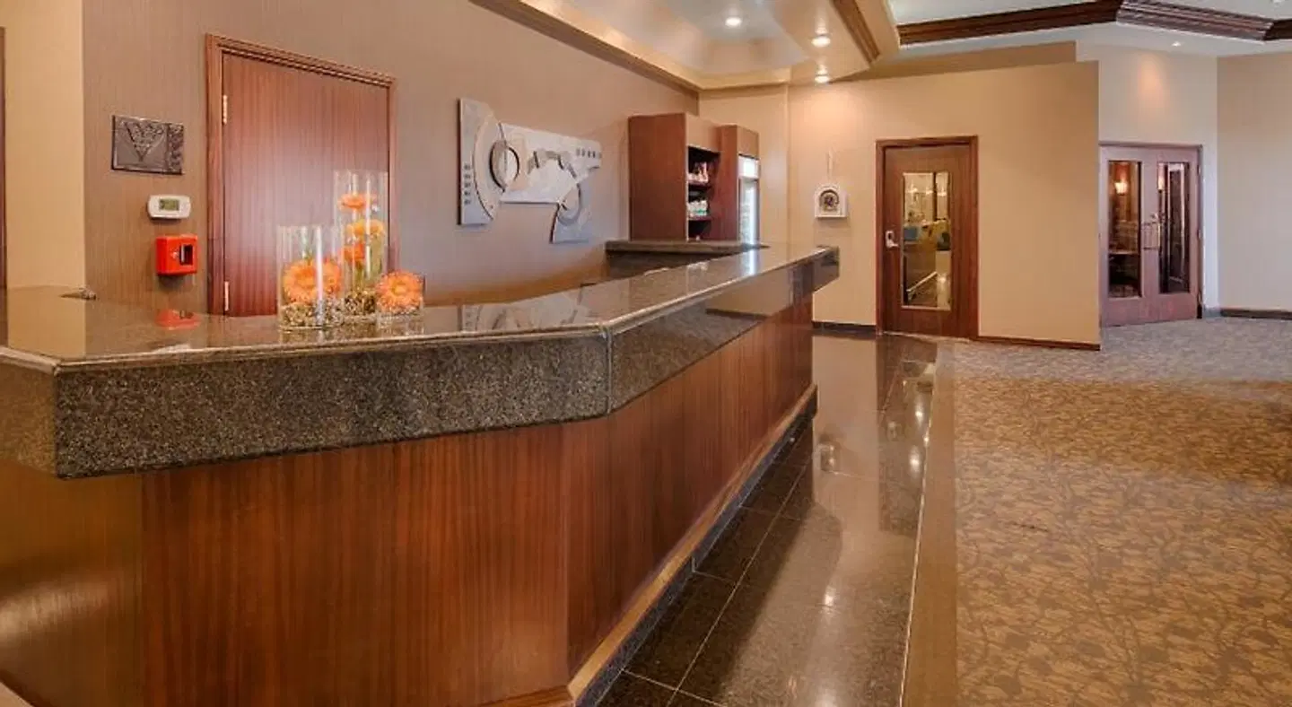Best Western Plus Winnipeg Airport Hotel LOUNGE_LOBBY
