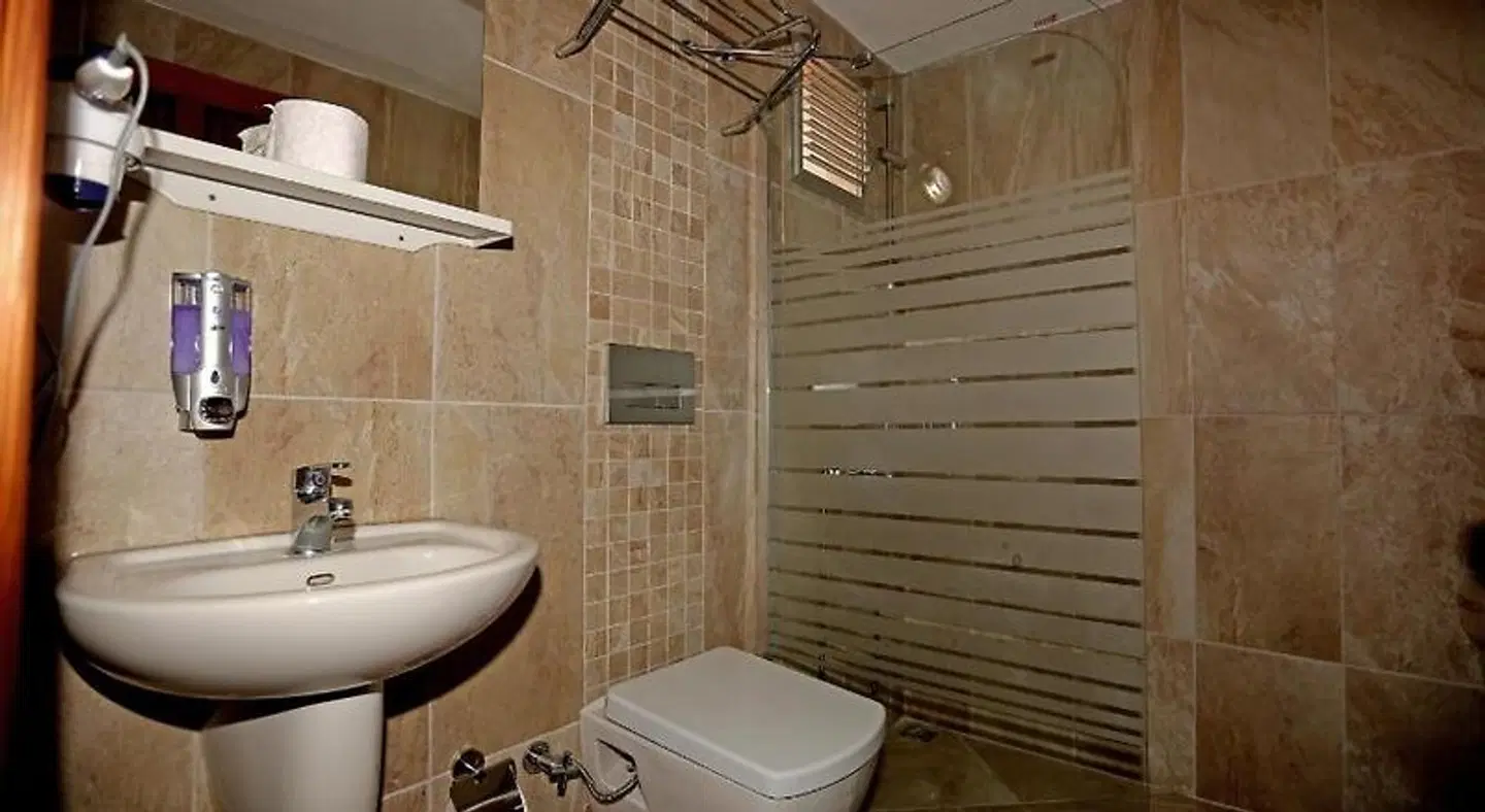 Midas Pension Badezimmer