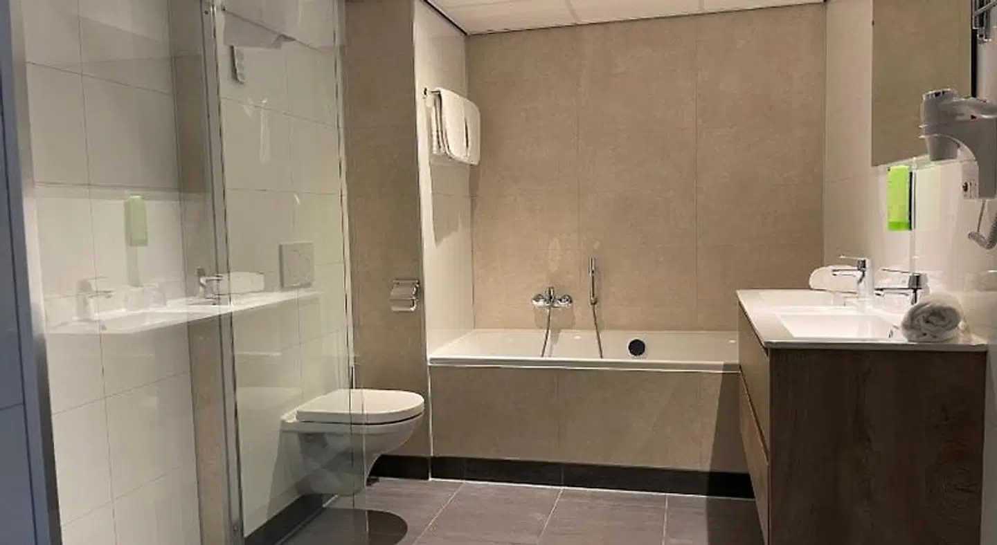 Golden Tulip Ampt van Nijkerk Badezimmer