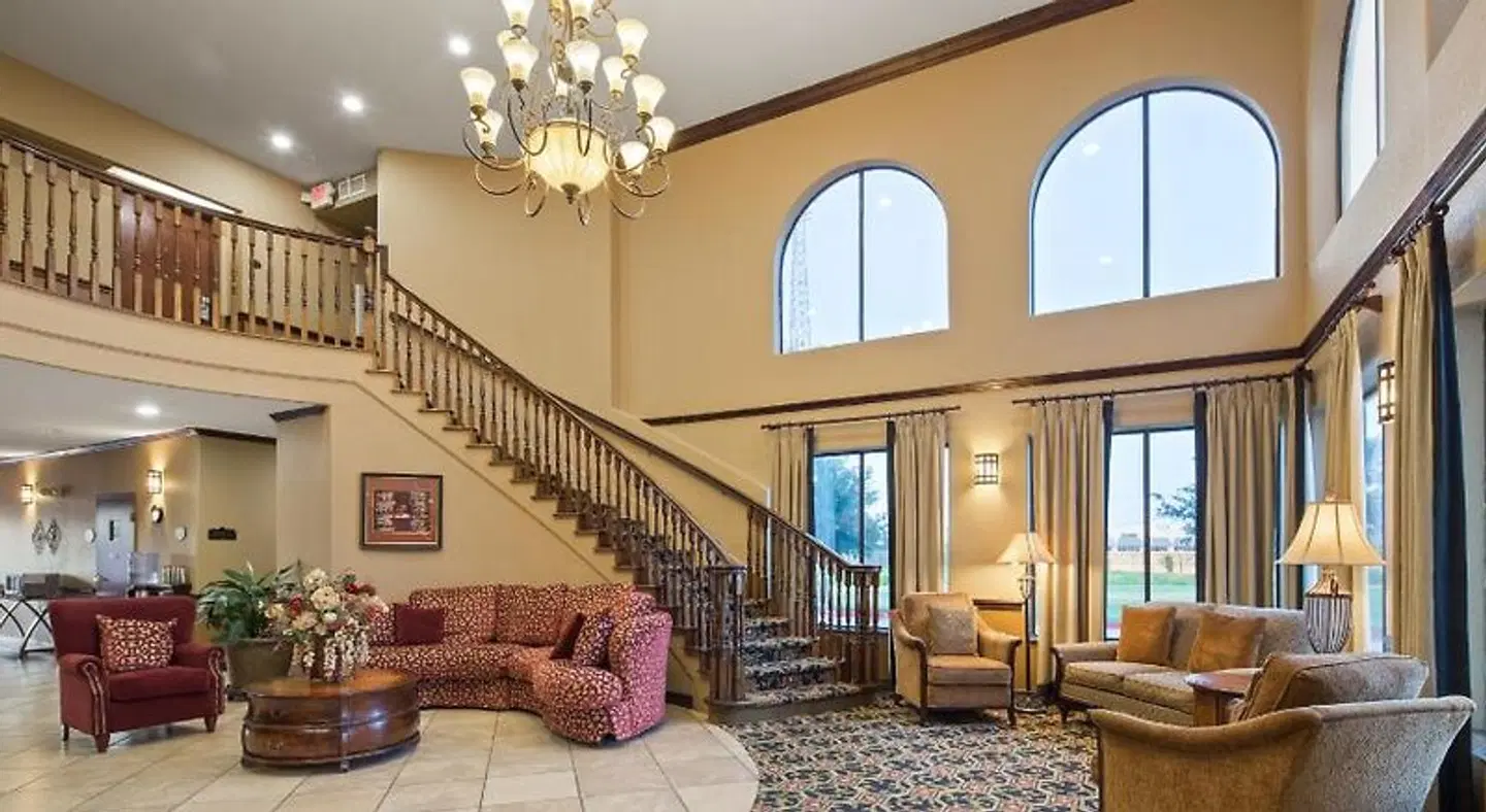 Best Western Plus Victoria Inn & Suites LOUNGE_LOBBY