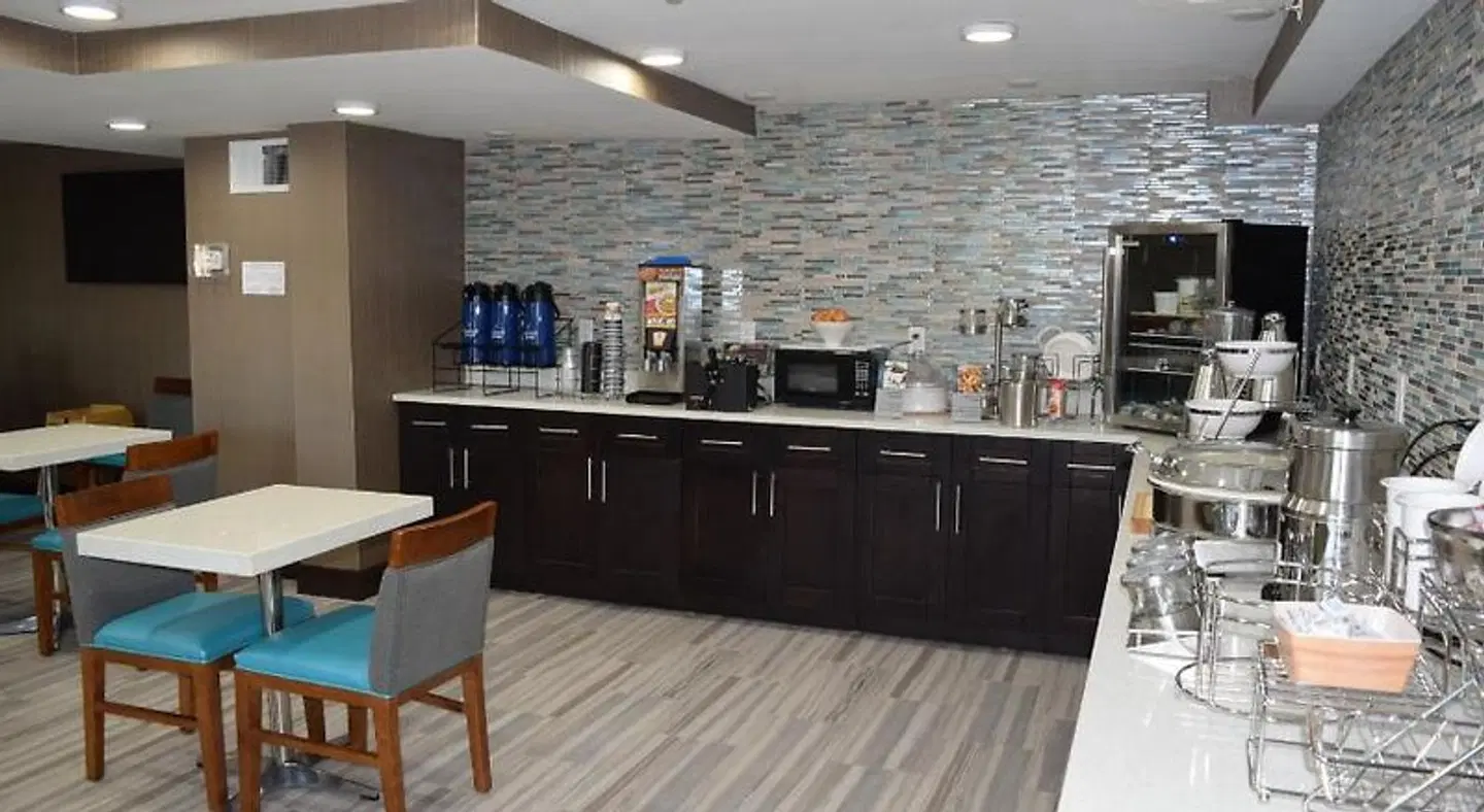 Best Western Plus Hardeeville Inn & Suites Bar