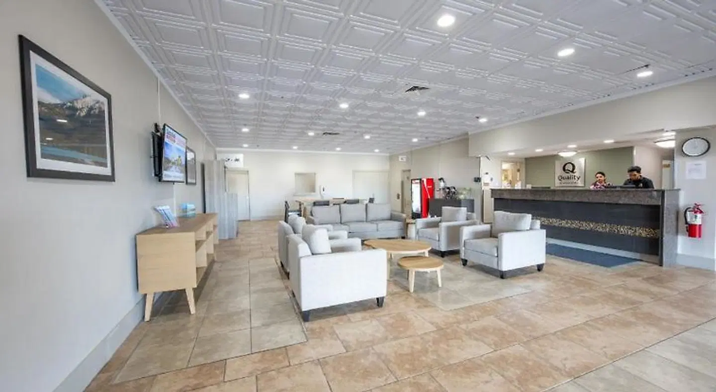 QUALITY INN WHITEHORSE Lobby