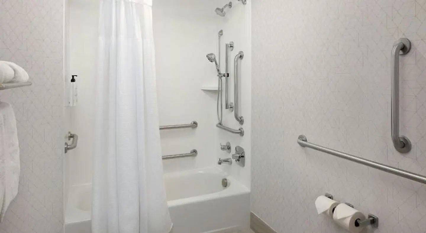 SpringHill Suites Midland Badezimmer