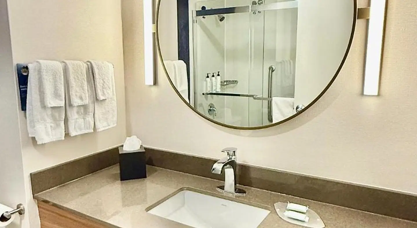 Fairfield Inn & Suites Knoxville / East Badezimmer