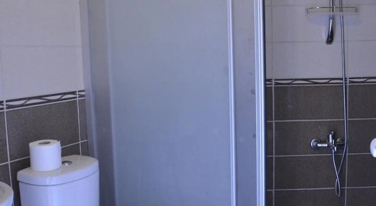 Erenler Hostel Badezimmer
