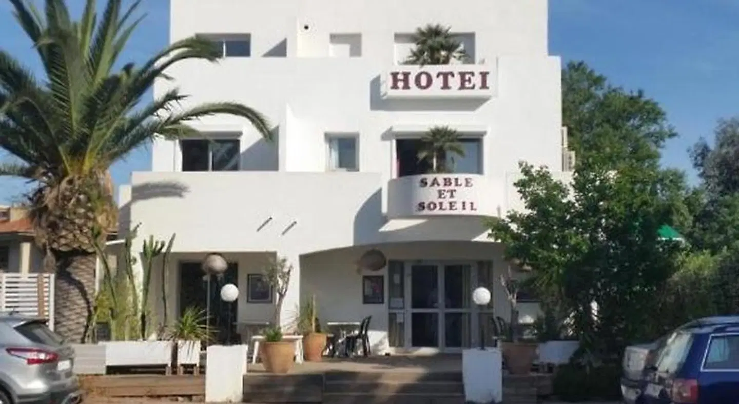 Sable et Soleil EXTERIOR